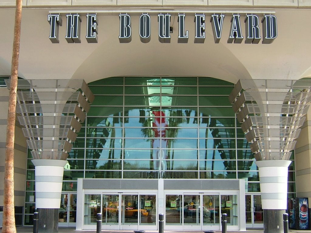 Galleria Mall - LAS VEGAS SHOPPING CENTERS & MALLS