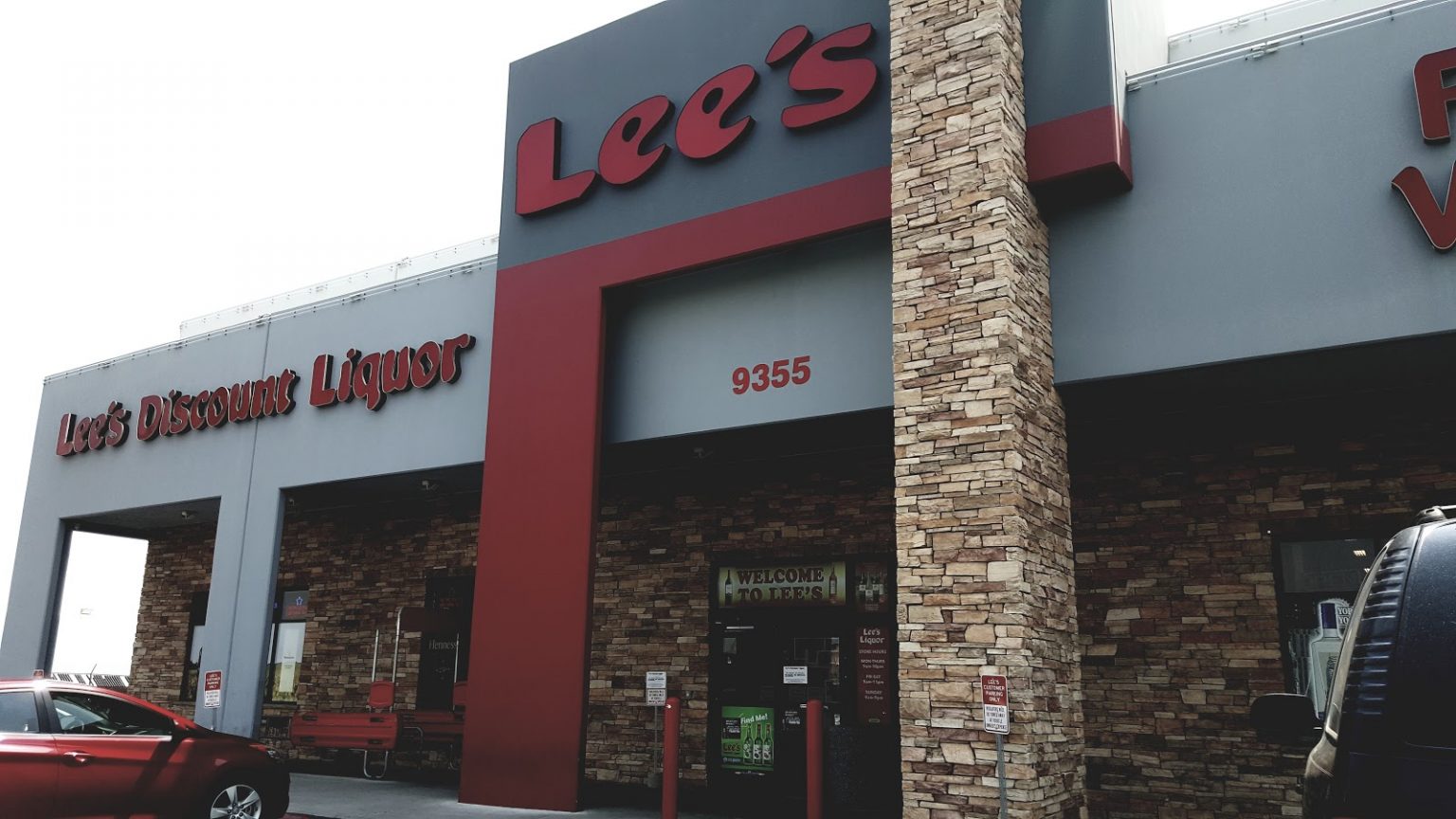 Lee’s Discount Liquor W Flamingo / Fort Apache TTDILV