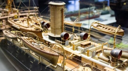 Comparing Las Vegas Titanic Exhibits with Other Oddball Attractions Comparing Las Vegas Titanic Exhibits with Other Oddball Attractions