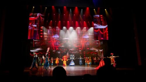 Planning a Las Vegas Variety Show Crawl for Mixed‑Age Groups Planning a Las Vegas Variety Show Crawl for Mixed‑Age Groups