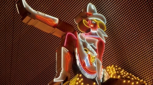 Las Vegas Show Tips for Shy Travelers: Seating, Timing, and Exiting Las Vegas Show Tips for Shy Travelers: Seating, Timing, and Exiting