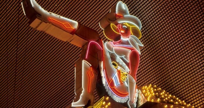 Las Vegas Show Tips for Shy Travelers: Seating, Timing, and Exiting